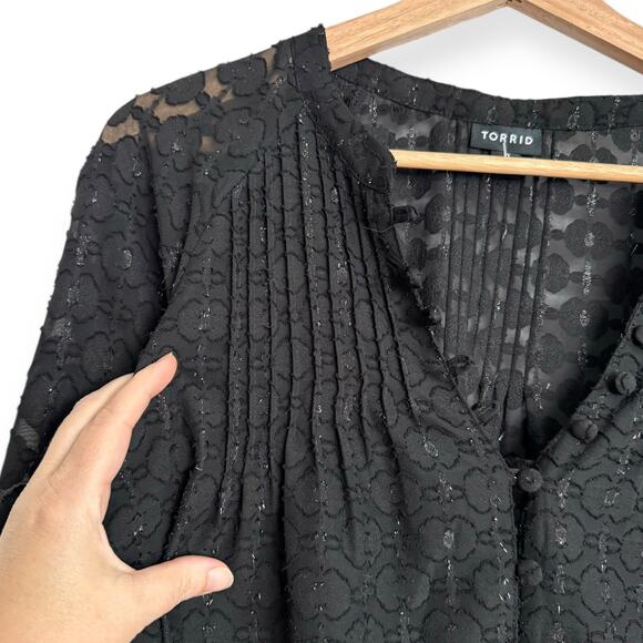 Torrid Size 2 Black Geo Clip Chiffon Smocked Peasant Button Up Blouse Women's 2X - Picture 5 of 12